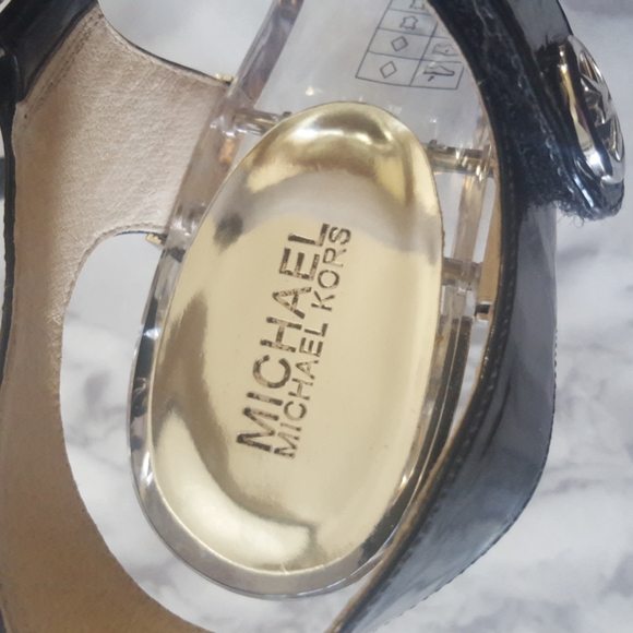 Michael Kors Lani Sandals, Black - Size 9M - Picture 8 of 13